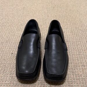 Gucci Black Leather Slip-On Loafers